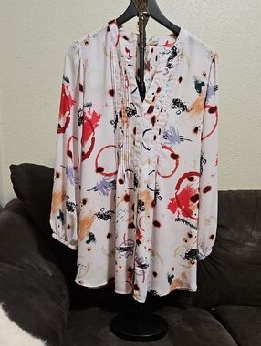 Melissa McCarthy Seven7 White Tunic with Red, Orange and Black Abstract Print